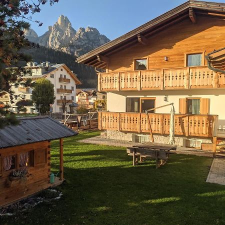 Ciasa Giorgina Apartment Pozza di Fassa Exterior foto